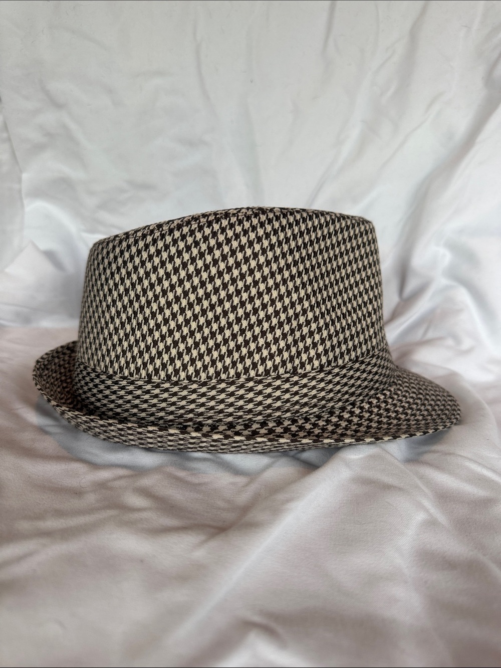 Houndstooth Pattern Fedora Hat in Black and Cream